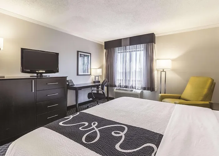 La Quinta Inn & Suites by Wyndham Denver Englewood Tech Ctr